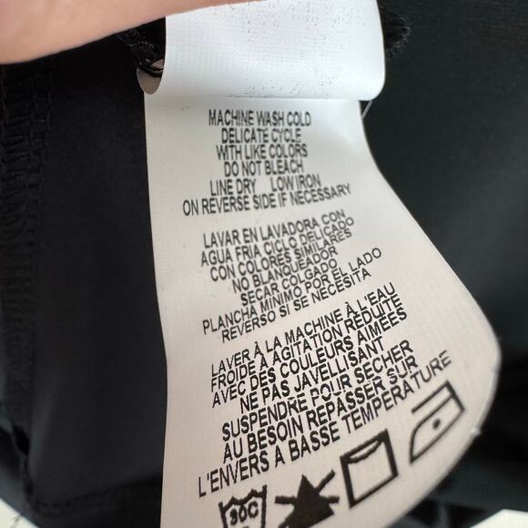 Annalee & Hope NWT Black Cold Shoulder Lightweight Knee Length Dress Size L - Picture 8 of 8